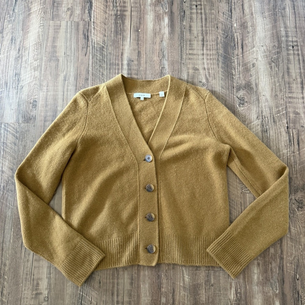 VINCE Cashmere V-Neck Shrunken Button Front Cardigan Women's SZ M Staple Classic